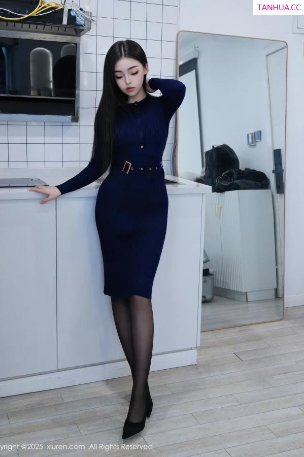   [XiuRen]高清写真图 2025.12.30 No.11173 虞姬无悔 黑丝吊袜第3张图片